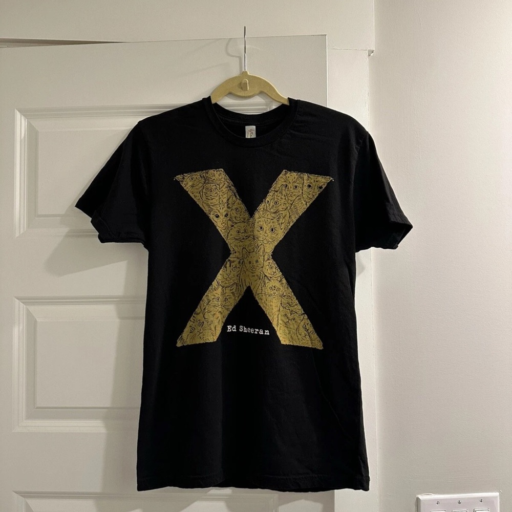 Ed Sheeran Cats X Multiply Tour Short Sleeve Graphic Shirt M
